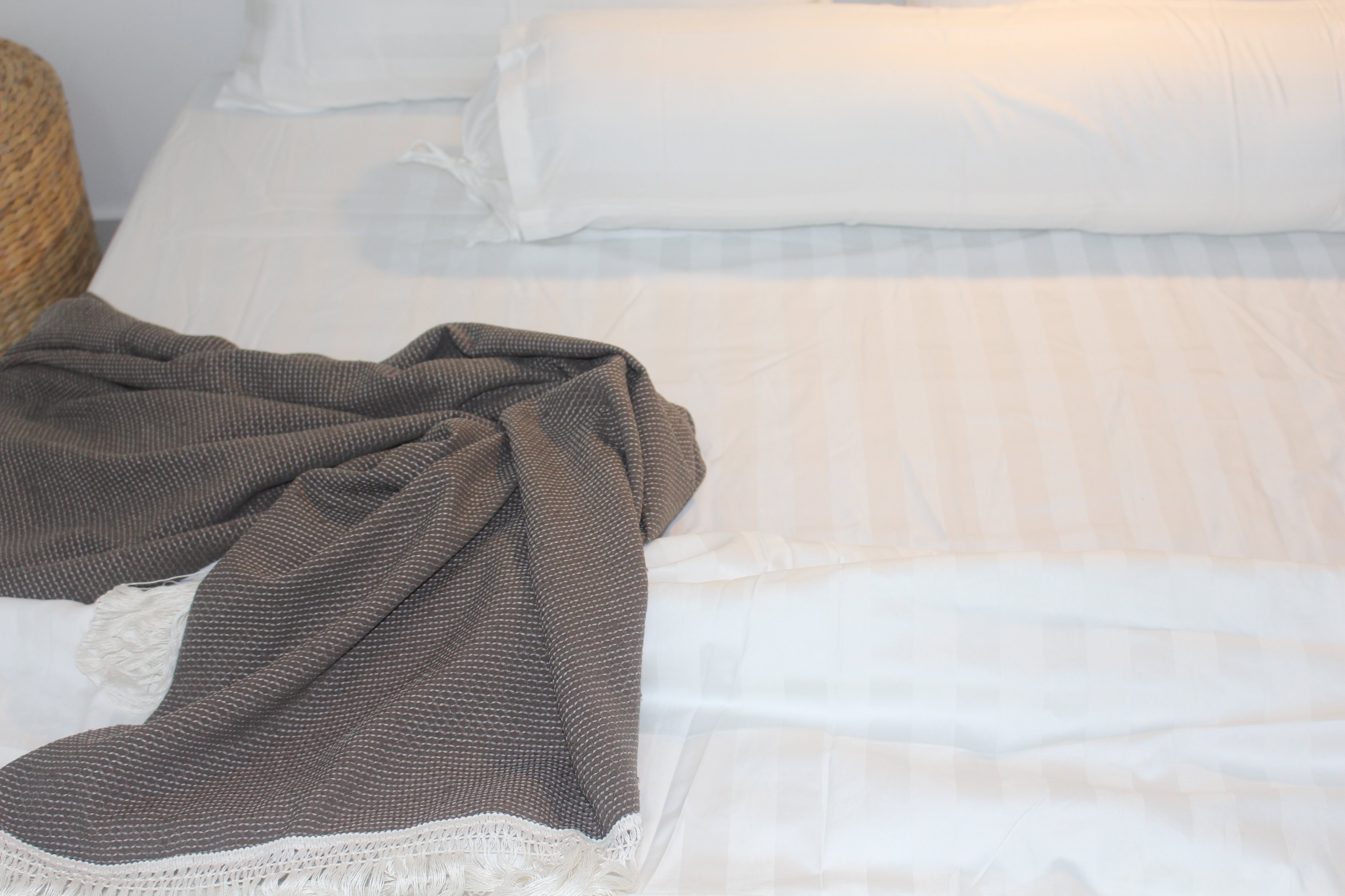 Bộ Drap Gối KHA LY - Sọc Trắng 3P cao cấp 4 sao KHÁCH SẠN, RESORT, HOMESTAY- vài dầy dặn sang trọng,